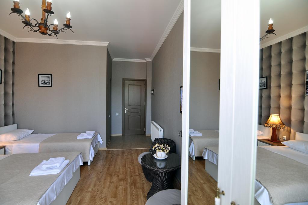 Flamingo Group Hotel Tbilisi Zimmer foto